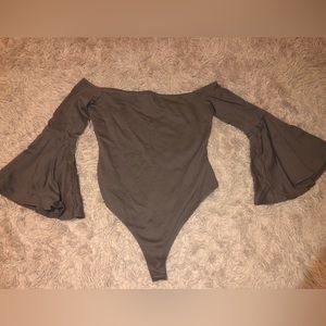 Cute sleeves purple/grey bodysuit